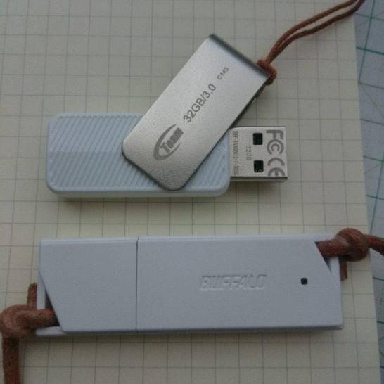 USBmemory-Team32GB-2