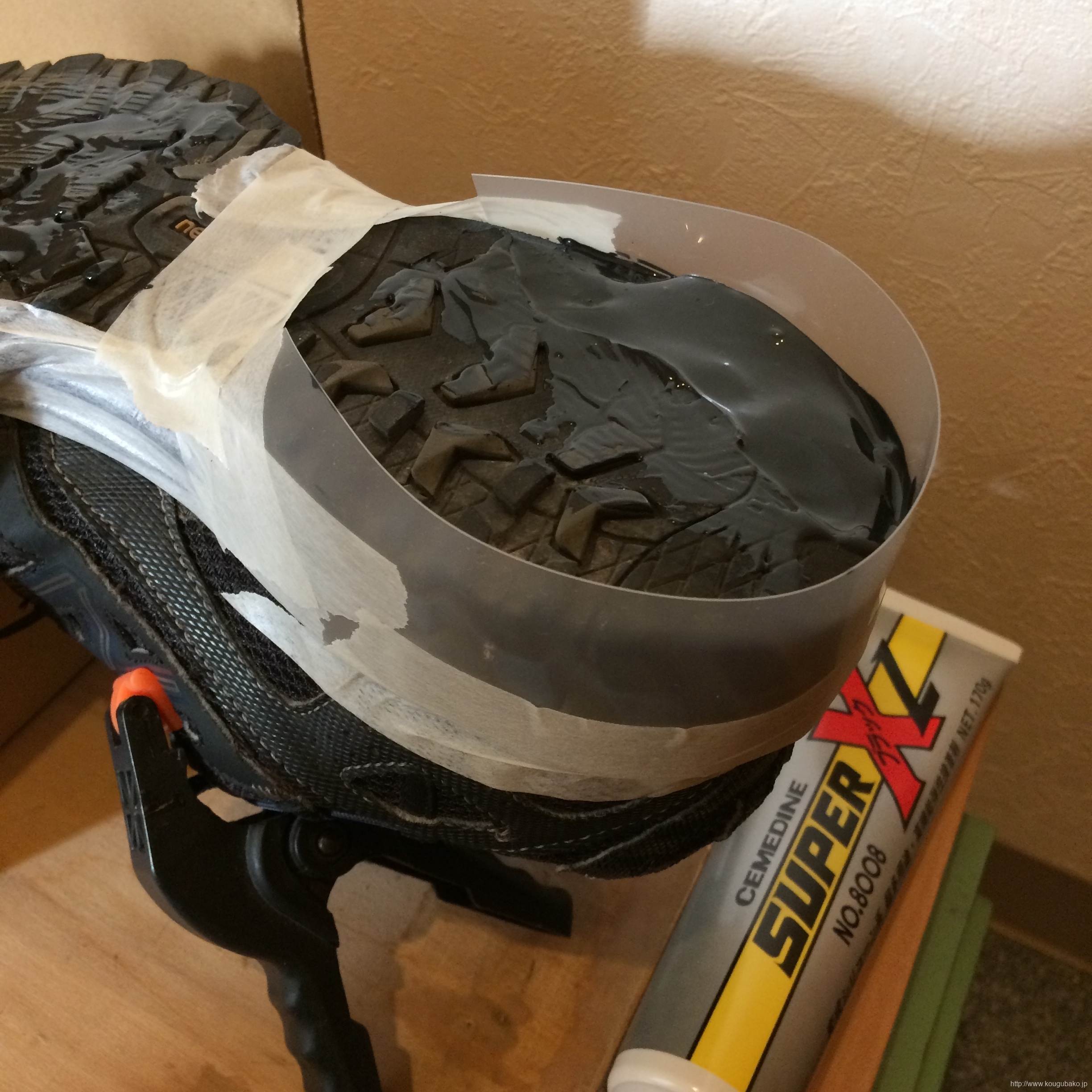 片減りしたスニーカーの底を修理してみる こうぐばこ 片減りしたスニーカーの底を修理してみる こうぐばこ